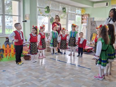 "Който не работи не трябва да яде"- Тържество разновъзрастова група 2025 - ДГ Ралица - Войводиново