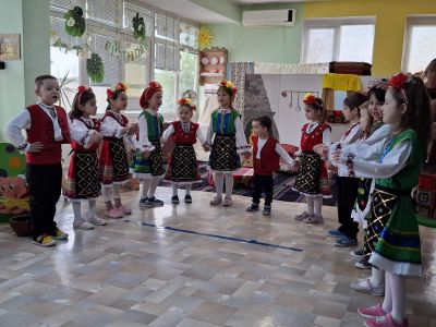 "Който не работи не трябва да яде"- Тържество разновъзрастова група 2025 - ДГ Ралица - Войводиново